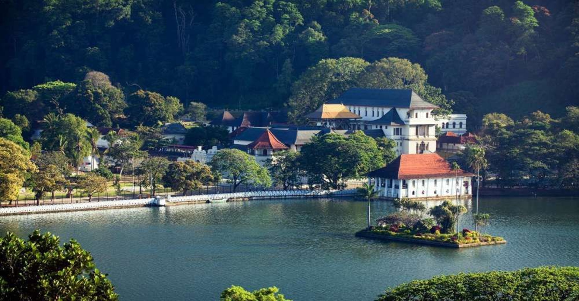 Travel Vibe Destination | Kandy